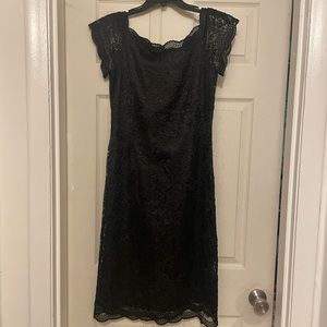 Sz 6 Worthington Black Floral Lace Lined Dress w/ Cap Sleeves and Side Zipper